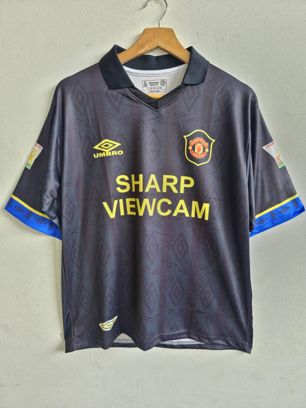 Man Utd 1993-95  (BECKHAM) - View 1